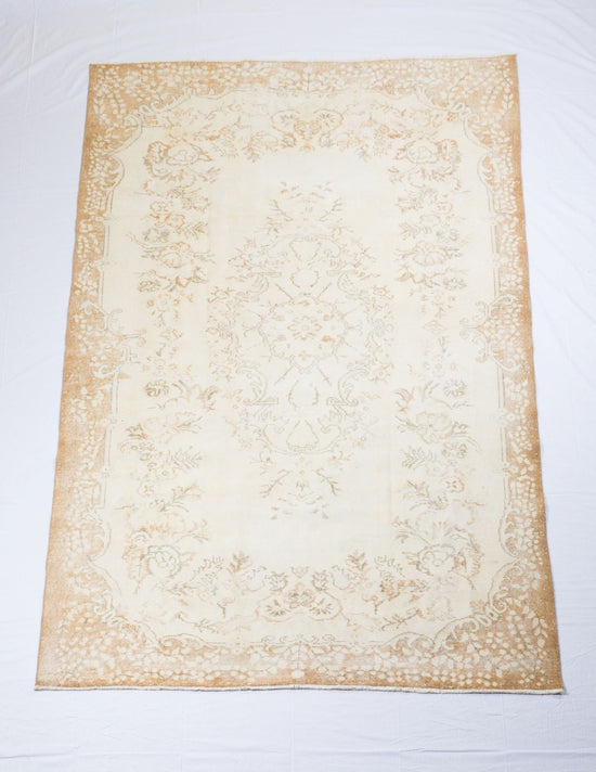 Vintage carpet, size 294x187 cm, 50+ years