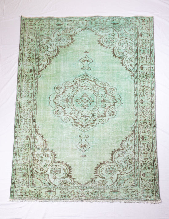 Vintage carpet, size 272x190 cm, 50+ years